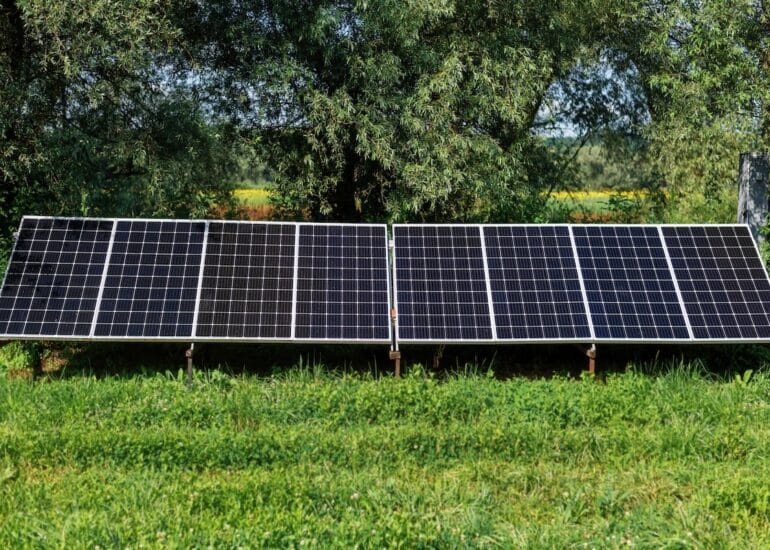 Zonnepanelen in de tuin